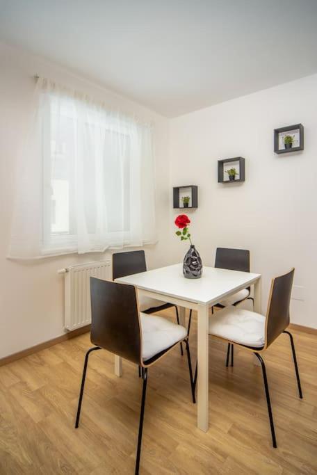 Grace Pine Apartment 1 Budapest Eksteriør billede
