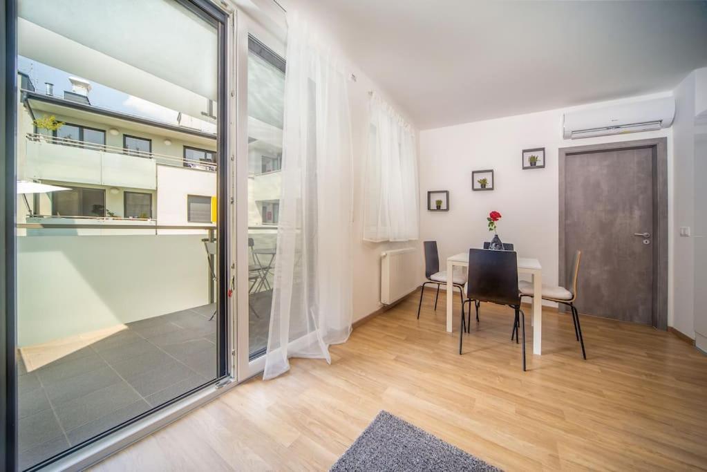 Grace Pine Apartment 1 Budapest Eksteriør billede